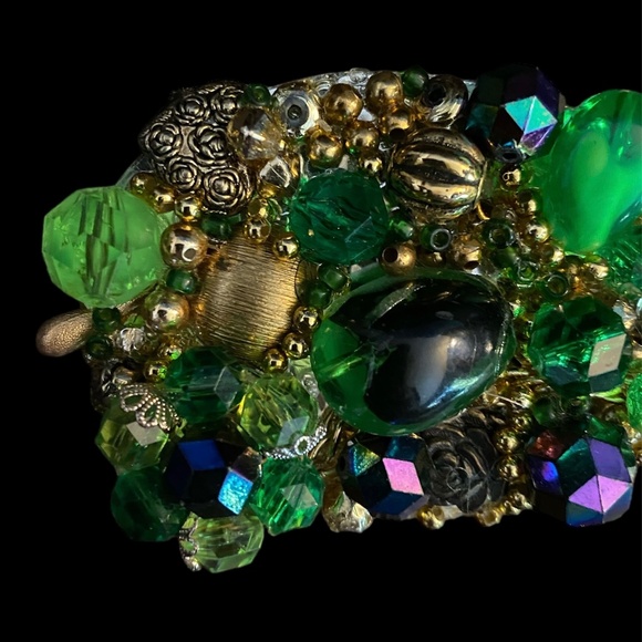 Handmade Up-cycled Brooch Artisan Repurposed Vintage Jewelry Pin Green (Broach) - Picture 2 of 5